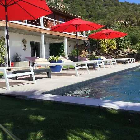 Chambre d’hôte indépendante en rez de jardin vue mer et accès plage à pied 15 mn