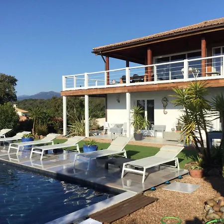 Chambre d’hôte indépendante en rez de jardin vue mer et accès plage à pied 15 mn *