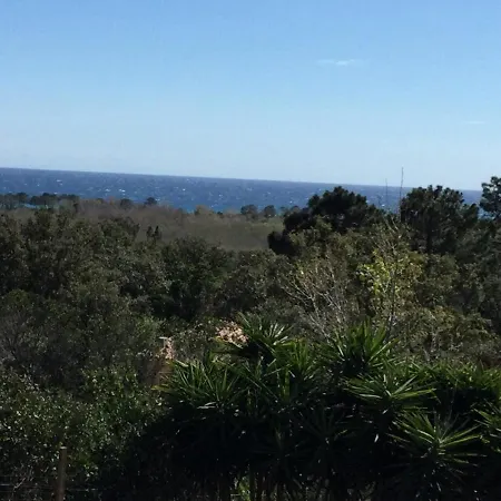 Alojamento de Acomodação e Pequeno-almoço Chambre d’hôte indépendante en rez de jardin vue mer et accès plage à pied 15 mn