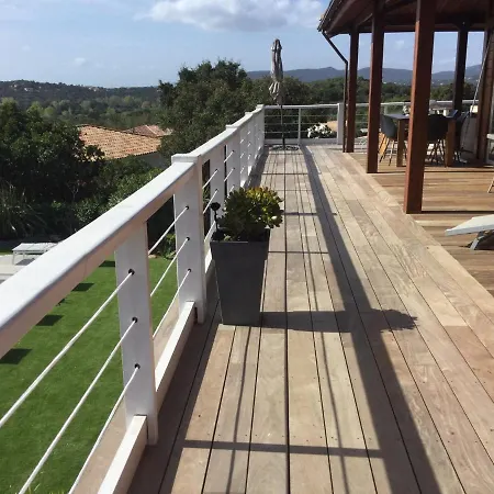 Chambre d’hôte indépendante en rez de jardin vue mer et accès plage à pied 15 mn